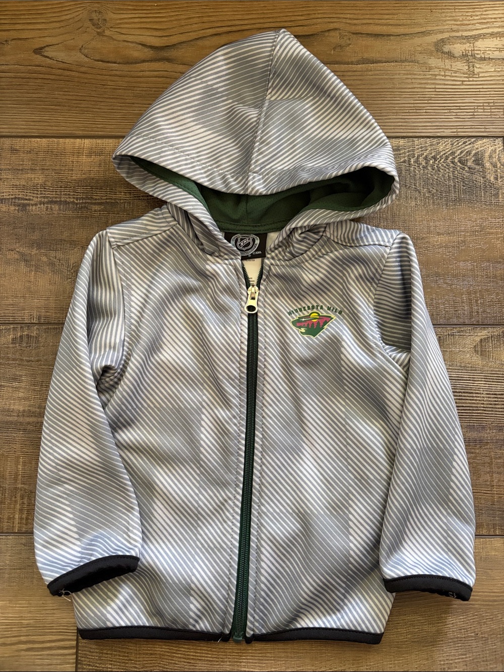 NHL Boy’s 2T Green and White Hooded Jacket with Official Patch